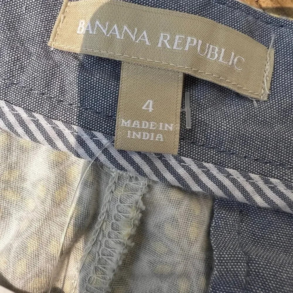 Banana Republic Off White with Yellow/Tan Print, Shorts,  Women's size 4--NWT